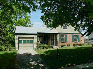 18 Damon Rd, Greenhills, OH 45218 photo 1