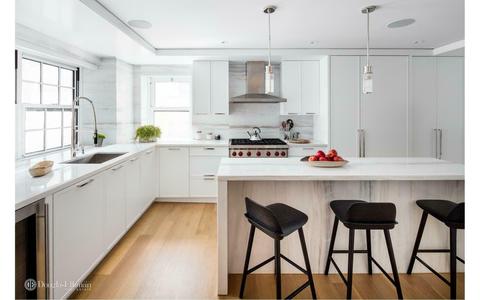 673 Holiday, Cincinnati, OH 45245 photo 7