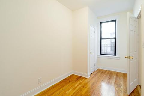 3572 Centurion Dr, Cincinnati, OH 45211 photo 2