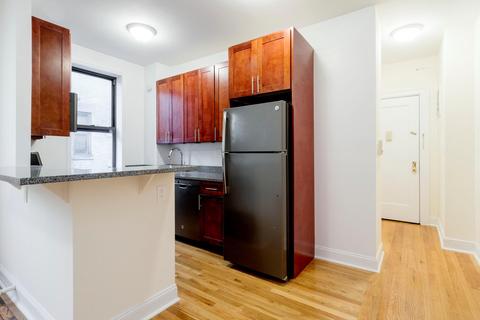 3572 Centurion Dr, Cincinnati, OH 45211 photo 4