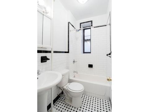 3572 Centurion Dr, Cincinnati, OH 45211 photo 1