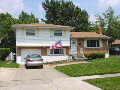 9018 Cotillion Dr, Cincinnati, OH 45231 photo 1
