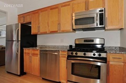 3625 Fieldcrest Dr, Cincinnati, OH 45211 photo 4