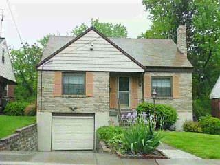 3927 Farrell Dr, Cincinnati, OH 45211 photo 2