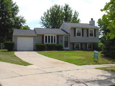 10374 Hawkhurst Dr, Cincinnati, OH 45231 photo 1