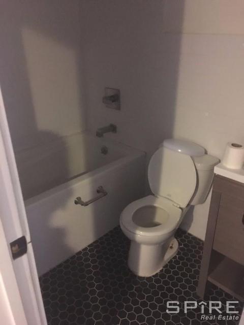 884 Surrey Trl, Cincinnati, OH 45245 photo 9
