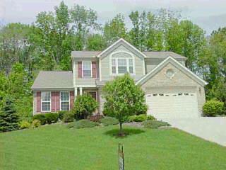 883 Castlebay Dr, Cincinnati, OH 45245 photo 2