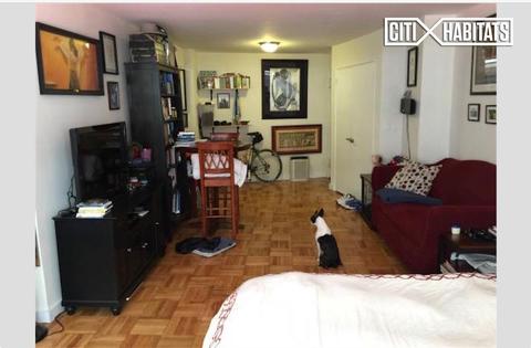 3135 Markbreit Ave, Cincinnati, OH 45209 photo 4