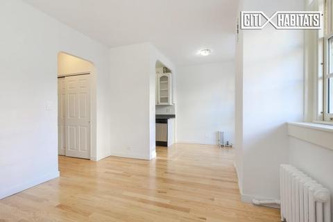 1419 Section Rd, Cincinnati, OH 45237 photo 2