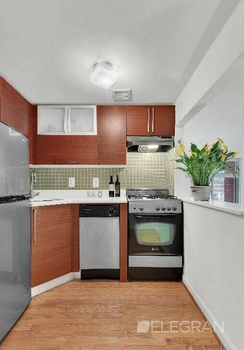 1763 Cedar Ave, Cincinnati, OH 45224 photo 4