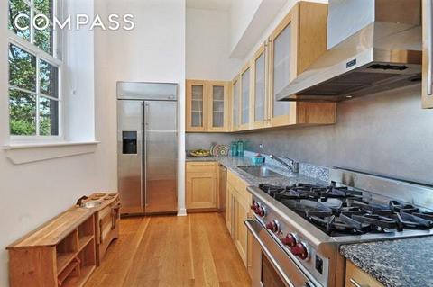 1016 Celestial St, Cincinnati, OH 45202 photo 2