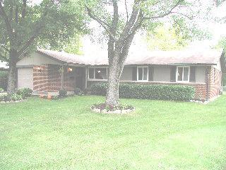 1685 Torrey Dr, Cincinnati, OH 45246 photo 3