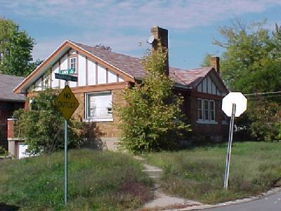 1776 Lawn Ave, Cincinnati, OH 45237 photo 3