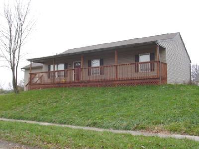 1208 Thomas Ct, Lincoln Heights, OH 45215 photo 3