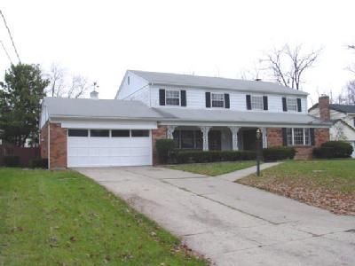 9541 Galecrest Dr, Cincinnati, OH 45231 photo 2