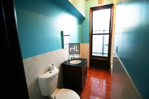 16 Damon Rd, Greenhills, OH 45218 photo 6