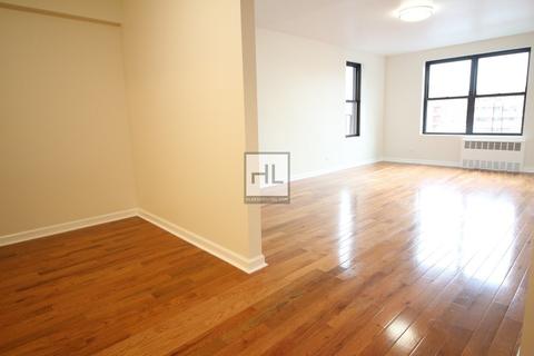 666 Regent Rd, Cincinnati, OH 45245 photo 2