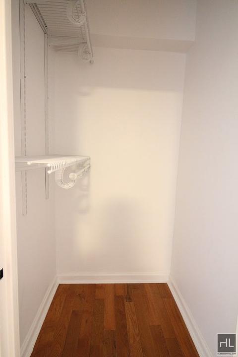 666 Regent Rd, Cincinnati, OH 45245 photo 8