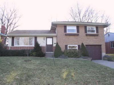 8640 Pringle Dr, Cincinnati, OH 45231 photo 1