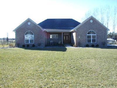 935 White Oak Rd, Cincinnati, OH 45245 photo 1