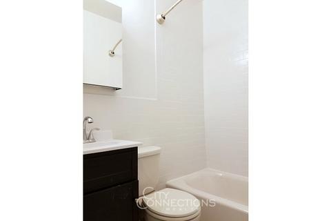 844 Vandyke Ave, Cincinnati, OH 45226 photo 7