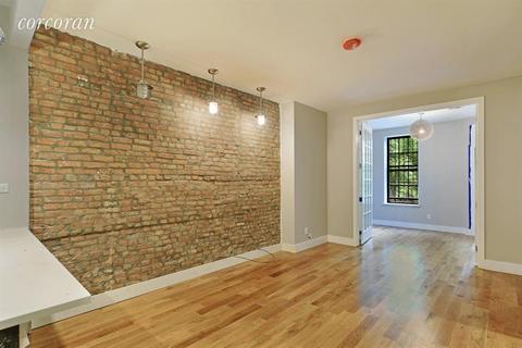 2305 Galbraith Rd, Cincinnati, OH 45237 photo 1