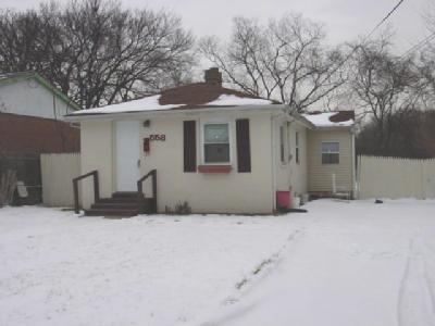 558 Matthews Dr, Lincoln Heights, OH 45215 photo 3