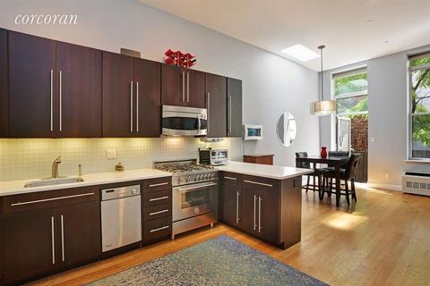 951 Hollytree Dr, Cincinnati, OH 45231 photo 4
