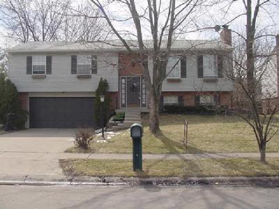 8575 Coran Dr, Cincinnati, OH 45255 photo 2