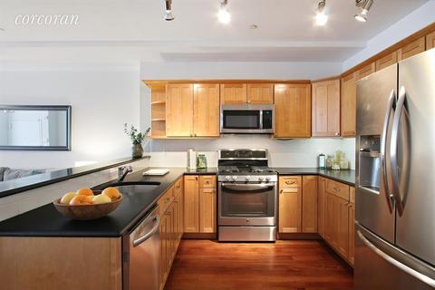 663 Mccormick Ln, Cincinnati, OH 45245 photo 4
