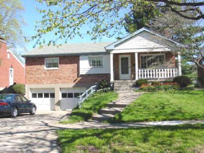 1102 Hearthstone Dr, Cincinnati, OH 45231 photo 3