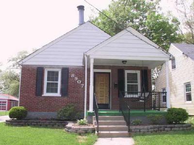 8907 Summit Ave, Blue Ash, OH 45242 photo 2