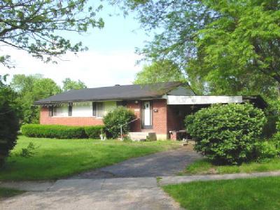 10255 Roberta Dr, Woodlawn, OH 45215 photo 1