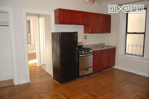 2877 Markbreit Ave, Cincinnati, OH 45209 photo 1