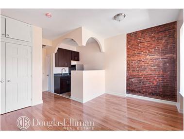 5763 Summit View Ct, Cincinnati, OH 45247 photo 1