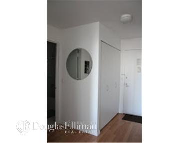 5824 Robison Rd, Cincinnati, OH 45213 photo 2