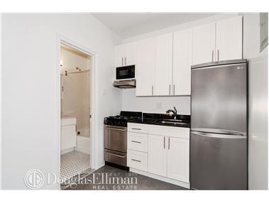 3000 Limestone Cir, Cincinnati, OH 45239 photo 7