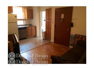 1715 Ashbrook Dr, Cincinnati, OH 45238 photo 1