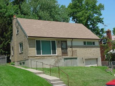 1715 Ashbrook Dr, Cincinnati, OH 45238 photo 3
