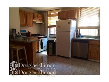 1715 Ashbrook Dr, Cincinnati, OH 45238 photo 4