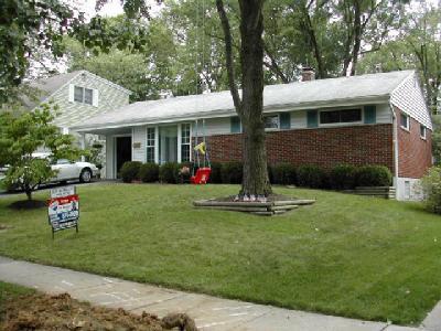 70 Hamlin Dr, Greenhills, OH 45218 photo 1