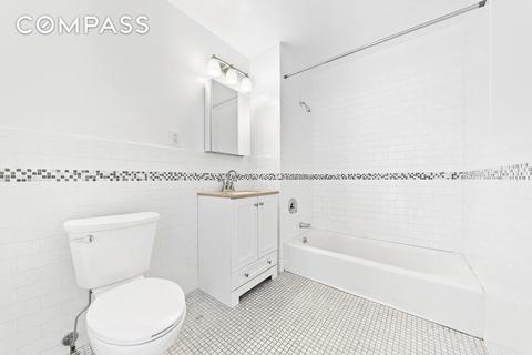 3089 Timberview Dr, Cincinnati, OH 45211 photo 4