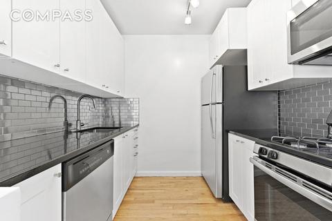 3089 Timberview Dr, Cincinnati, OH 45211 photo 1