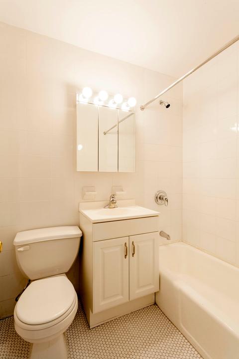 1015 St Gregory St #2, Cincinnati, OH 45202 photo 2