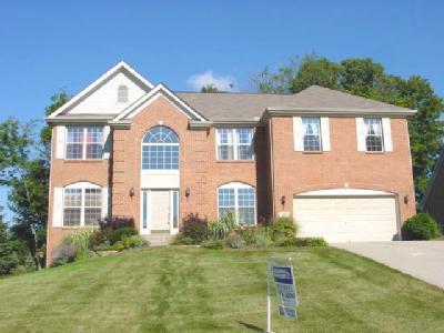 889 Castlebay Dr, Cincinnati, OH 45245 photo 3