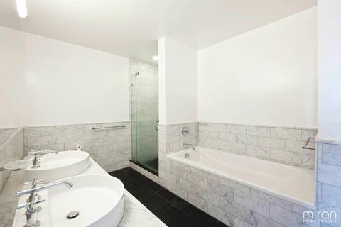 4636 Chickering Ave, Cincinnati, OH 45232 photo 4
