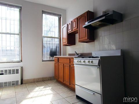4786 Beechwood Rd, Cincinnati, OH 45244 photo 1