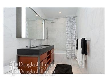2761 Baker Ave, Cincinnati, OH 45211 photo 1