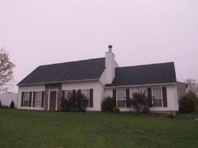 2596 Berthbrook Dr, Cincinnati, OH 45231 photo 1