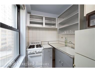6423 Stover Ave, Cincinnati, OH 45237 photo 4